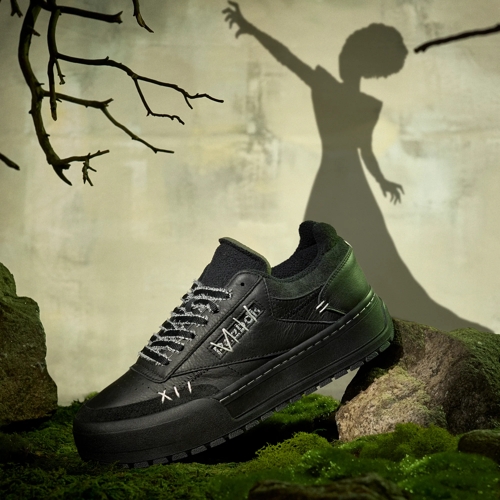 Reebok club c halloween top