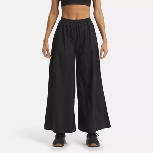 Reebok Women's Studio Mesh Crop Top (Black, Size - XL) in Madurai at best  price by Sha Sports - Justdial