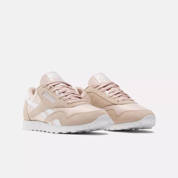 Reebok Women s Classic Nylon Lace Up Sneakers