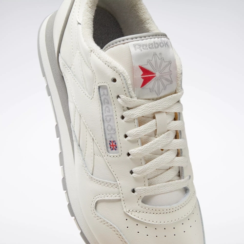 Retro hot sale reebok classics