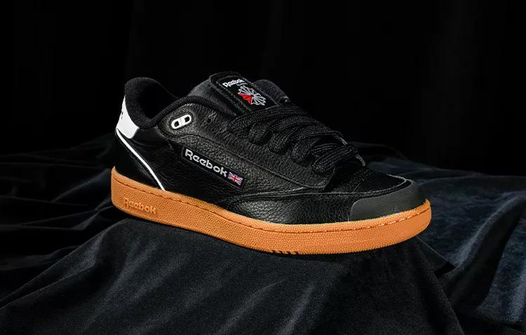 White reebok deals gum bottom