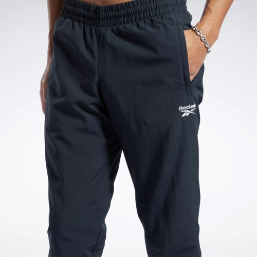 Reebok, Pants & Jumpsuits, Reebok Black Play Dry S Athletic Capri Pants