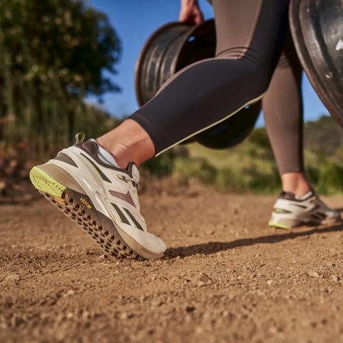 Gym shoes clearance for women reebok