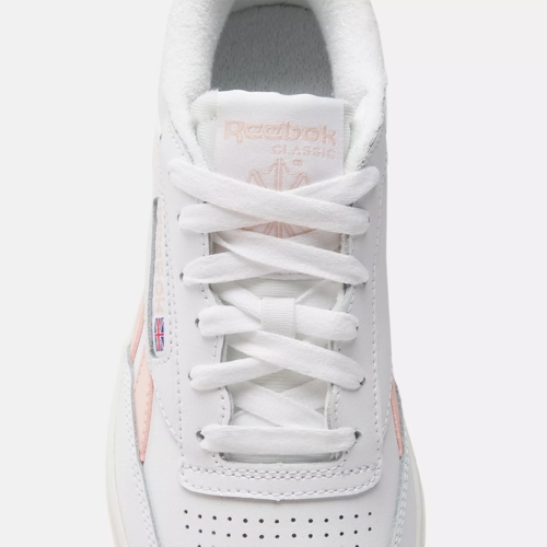 Baby pink reebok outlet trainers